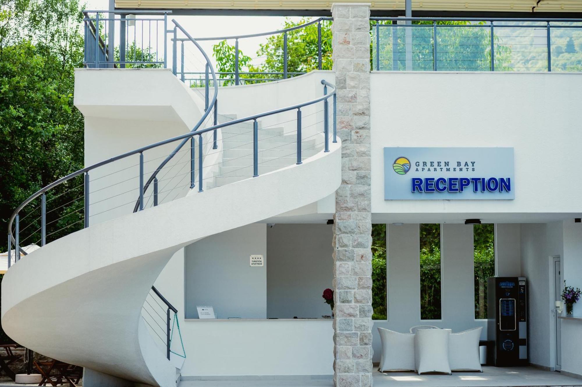 Green Bay Apartments Morinj コトル エクステリア 写真