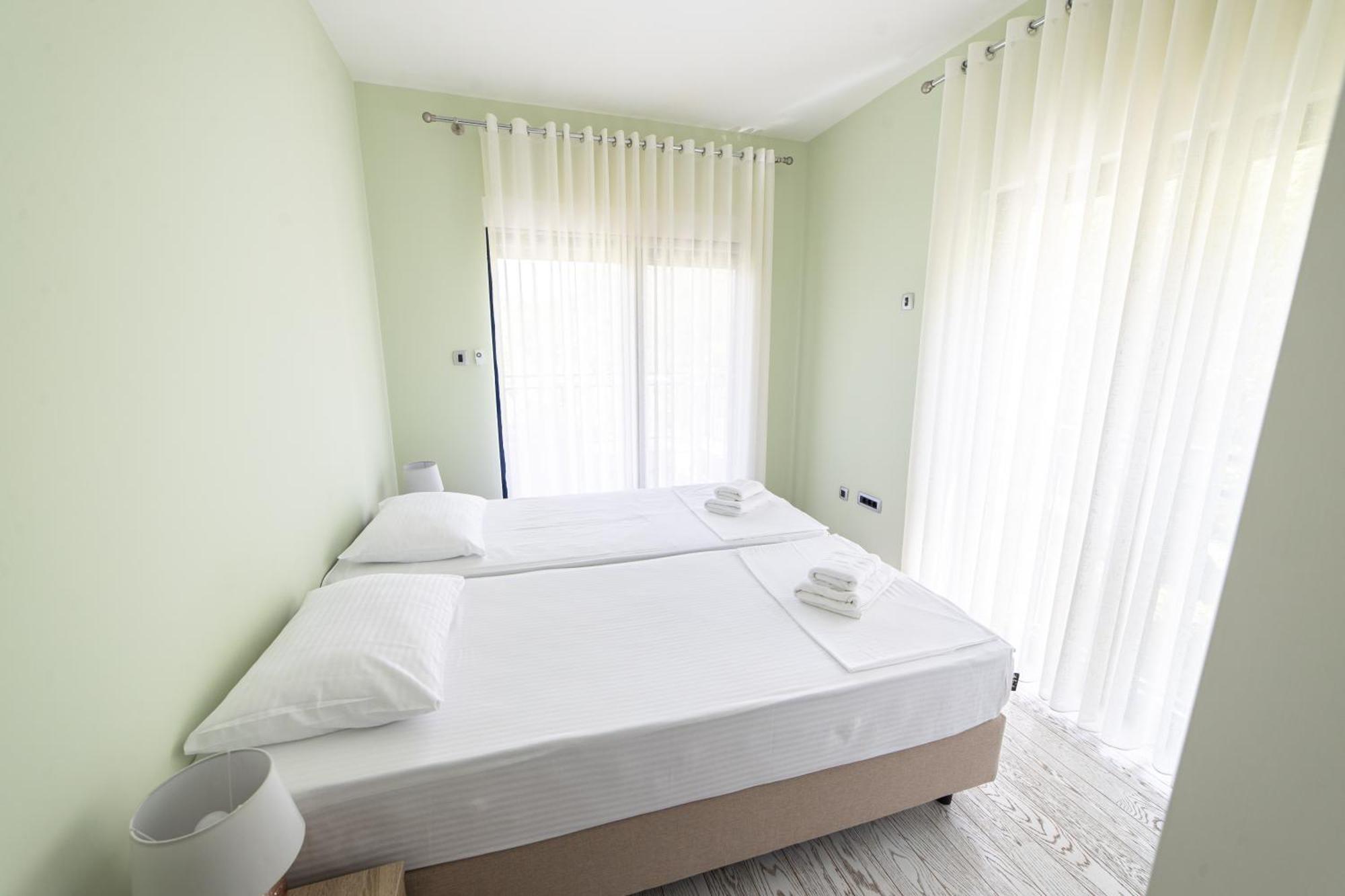 Green Bay Apartments Morinj コトル エクステリア 写真